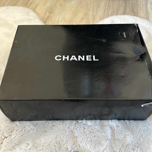 AUTHENTIC CHANEL BLACK VINTAGE BAG WITH BOX - Picture 17 of 17